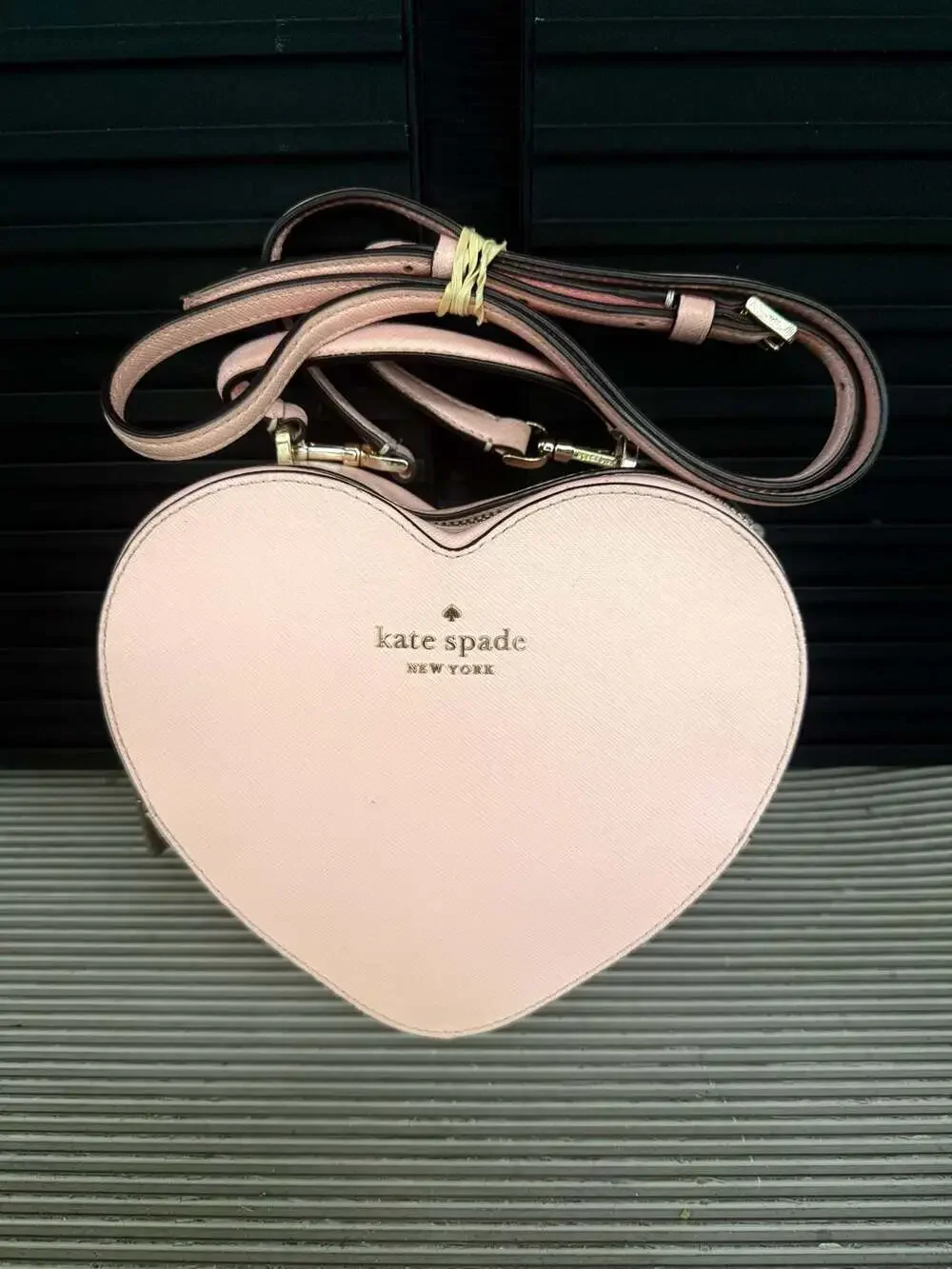 Kate Spade New York Love Shack Heart Crossbody Bag in Pink